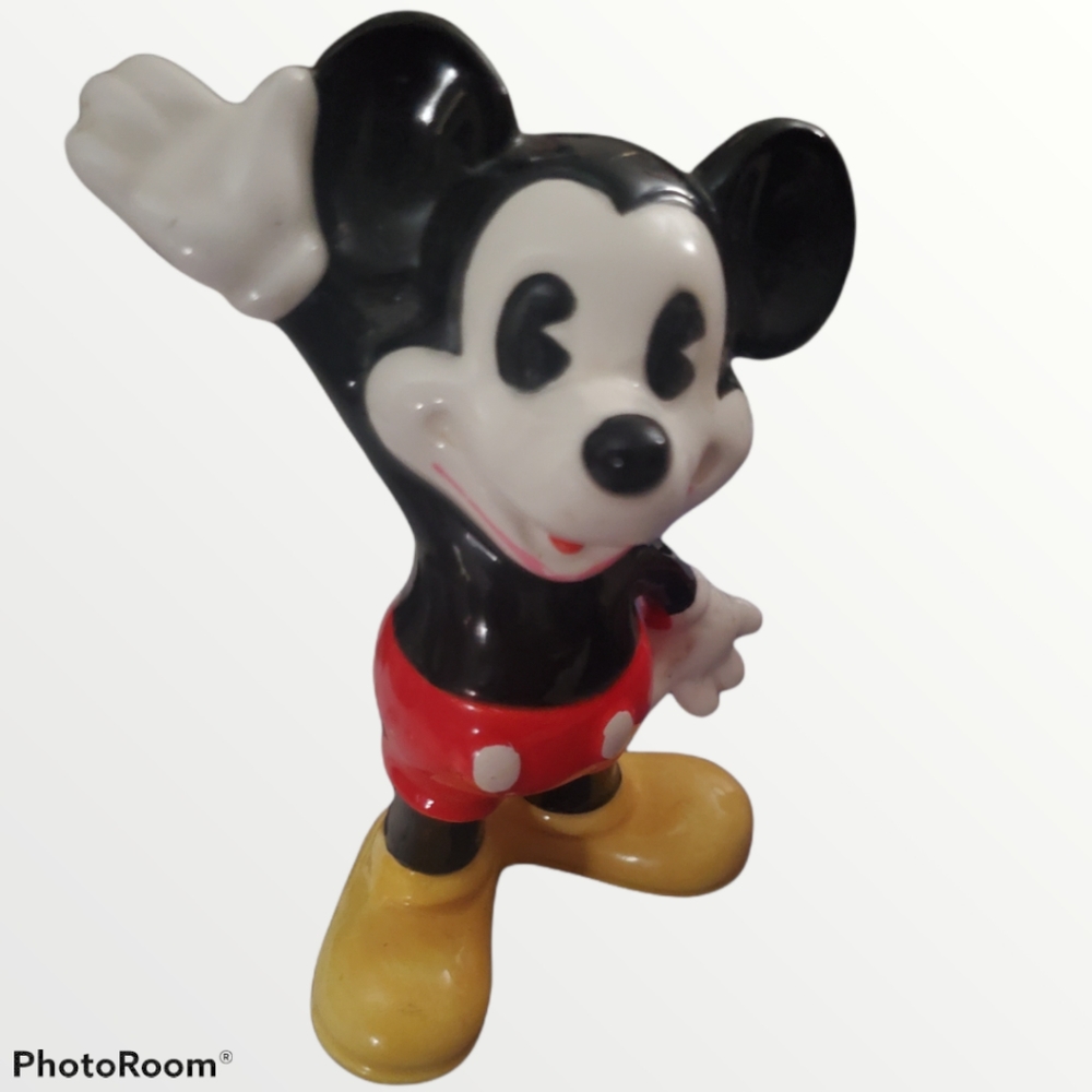 Disney Collectors MUST HAVES!! Mickey phone! Mickey/Minnie cups, card & clocks - Picture 5 of 16